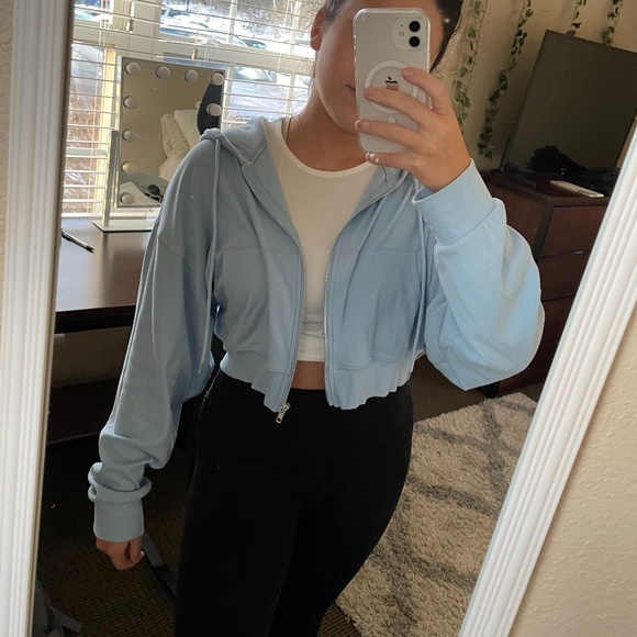 Cropped zip up - Picture 2 of 4